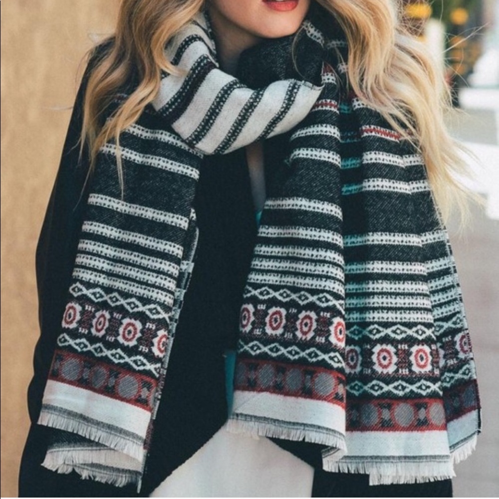 🎉HP🎉 Black & White Stripe Blanket Scarf